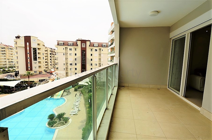 شقة غرفة وصالة ضمن مجمع سكني يضم كافة الخدمات في افسلار / الانيا 