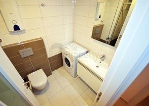 شقة غرفة وصالة ضمن مجمع سكني يضم كافة الخدمات في افسلار / الانيا 