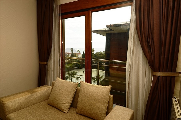 شقة للبيع ضمن أحد أرقى المجمعات في قلب ألانيا