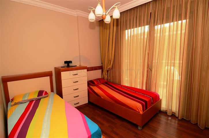 شقة للبيع ضمن أحد أرقى المجمعات في قلب ألانيا