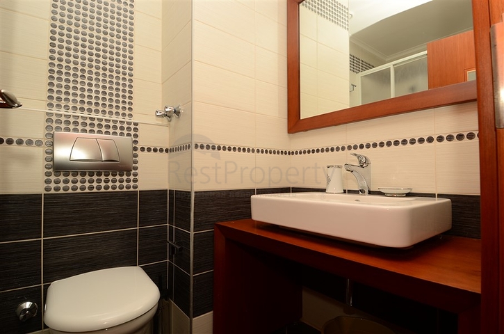 شقة للبيع ضمن أحد أرقى المجمعات في قلب ألانيا