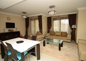 شقة للبيع ضمن أحد أرقى المجمعات في قلب ألانيا