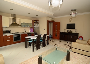 شقة للبيع ضمن أحد أرقى المجمعات في قلب ألانيا