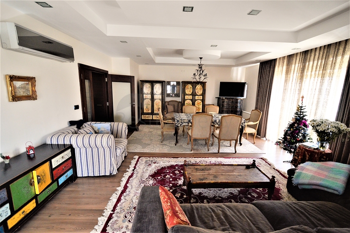 شقة بثلاث غرف نوم في انطاليا / كونيالتي