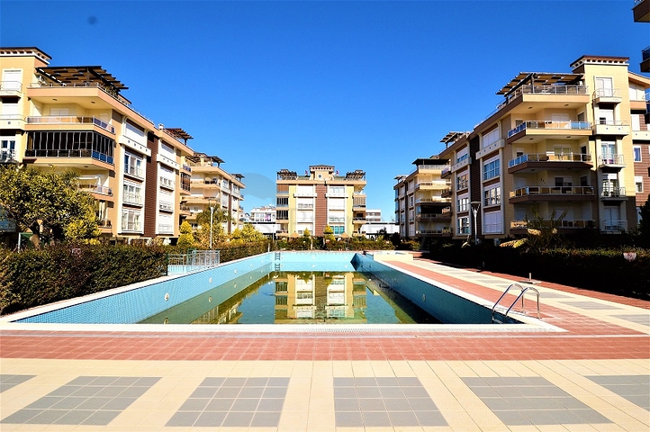 شقة بثلاث غرف نوم في انطاليا / كونيالتي