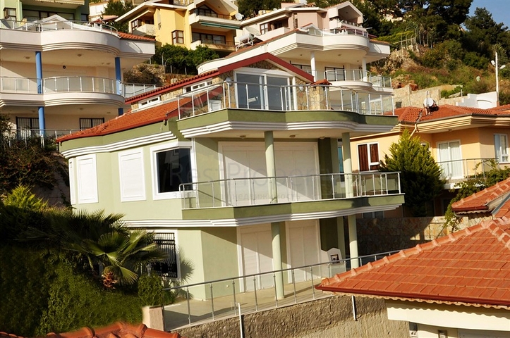 فيلا فاخرة في وسط مدينة ألانيا 