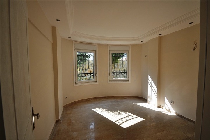 فيلا فاخرة في وسط مدينة ألانيا 