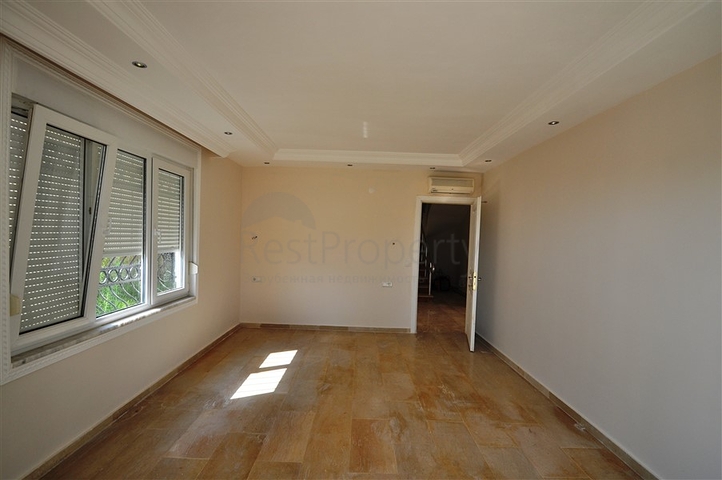 فيلا فاخرة في وسط مدينة ألانيا 