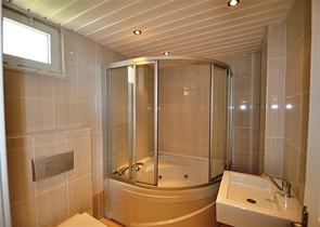 فيلا فاخرة في وسط مدينة ألانيا 