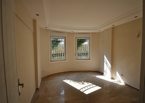 فيلا فاخرة في وسط مدينة ألانيا 