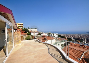 فيلا فاخرة في وسط مدينة ألانيا 