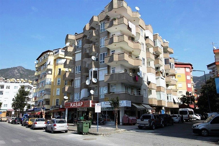 شقة في قلب مدينة الانيا 