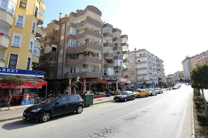 شقة في قلب مدينة الانيا 