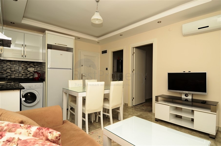 شقة من غرفتين للايجار 200 متر من البحر