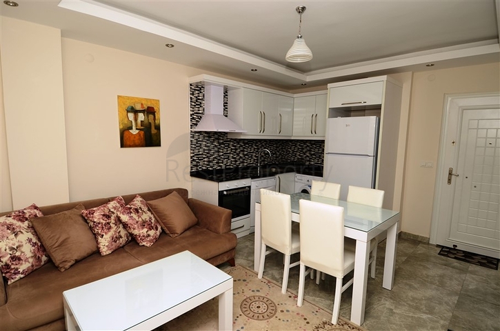 شقة من غرفتين للايجار 200 متر من البحر