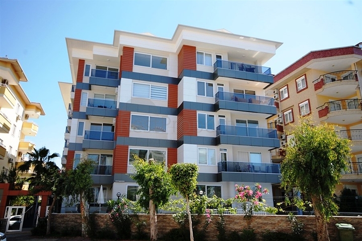 شقة من غرفتين للايجار 200 متر من البحر