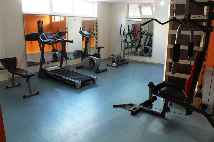 شقة من غرفتين للايجار 200 متر من البحر