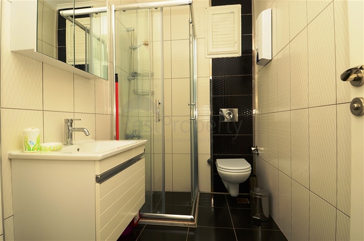 شقة من غرفتين للايجار 200 متر من البحر