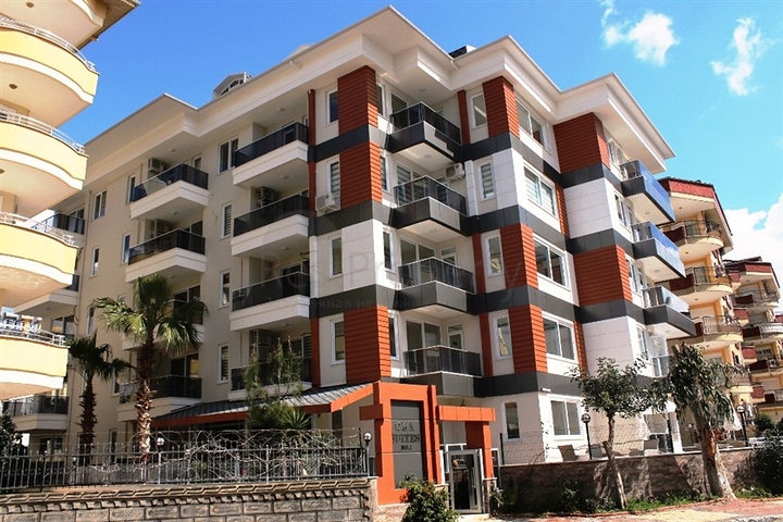 شقة من غرفتين للايجار 200 متر من البحر