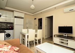 شقة من غرفتين للايجار 200 متر من البحر