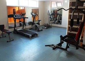 شقة من غرفتين للايجار 200 متر من البحر