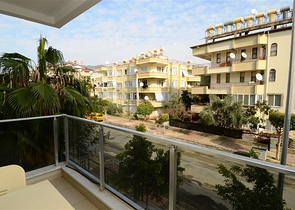 شقة من غرفتين للايجار 200 متر من البحر