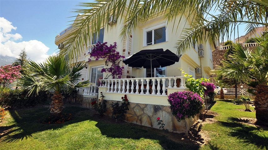 فيلا فاخرة بسعر مميز في كاركي جاك / الانيا 