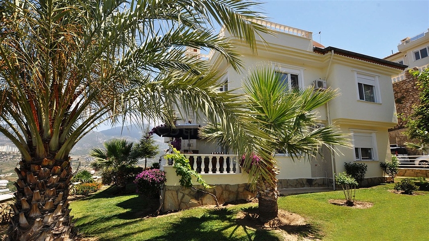 فيلا فاخرة بسعر مميز في كاركي جاك / الانيا 