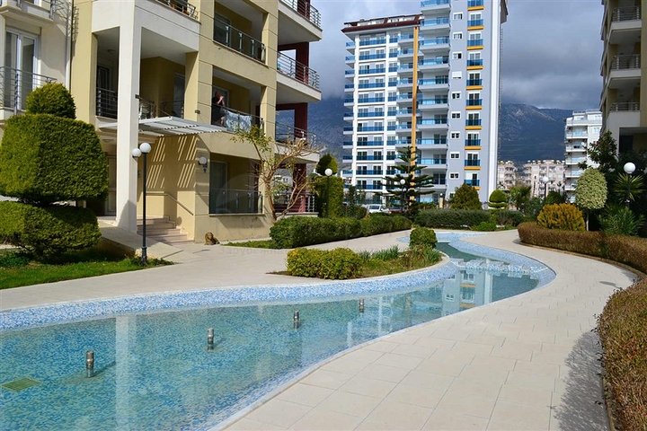 شقة واسعة في محمود لار / الانيا