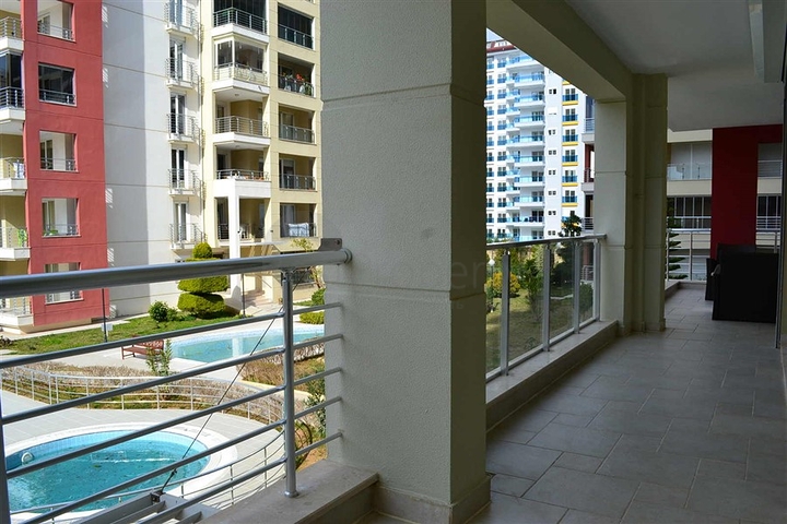 شقة واسعة في محمود لار / الانيا