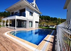 فيلا حديثة في فتحية / تركيا