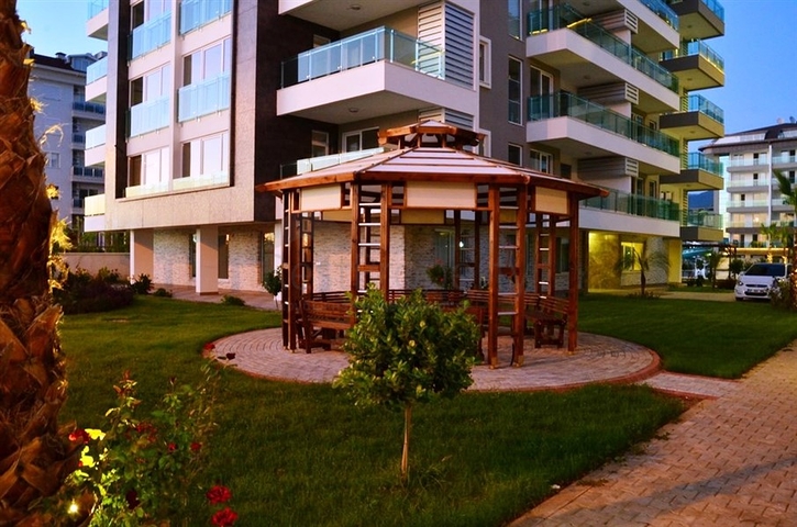 شقة على البحر في الانيا ضمن مجمع فاخر 