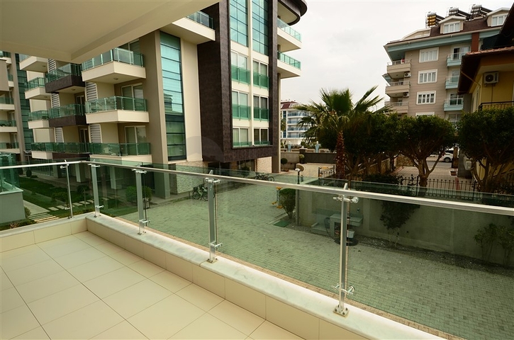 شقة على البحر في الانيا ضمن مجمع فاخر 