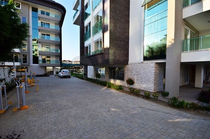 شقة على البحر في الانيا ضمن مجمع فاخر 