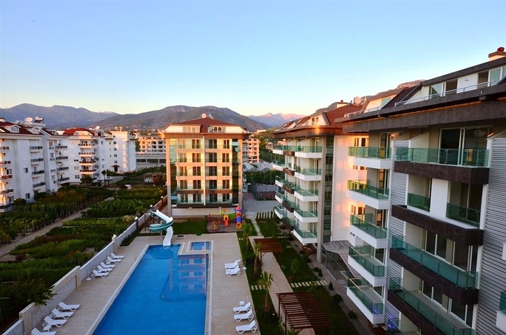 شقة على البحر في الانيا ضمن مجمع فاخر 