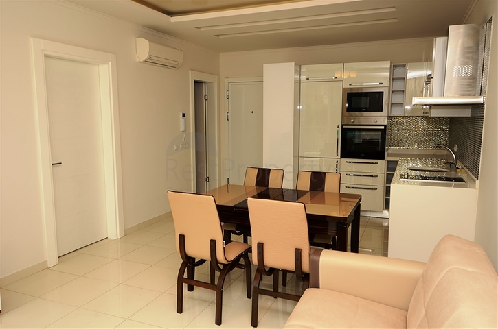 شقة على البحر في الانيا ضمن مجمع فاخر 