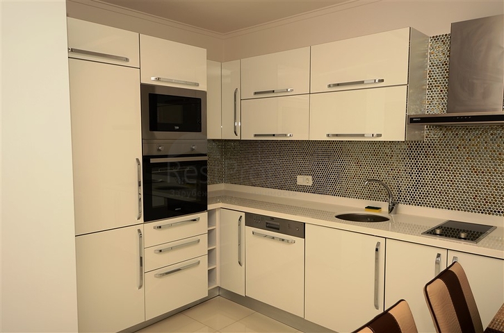 شقة على البحر في الانيا ضمن مجمع فاخر 