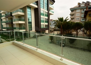 شقة على البحر في الانيا ضمن مجمع فاخر 