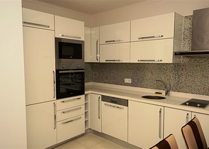 شقة على البحر في الانيا ضمن مجمع فاخر 