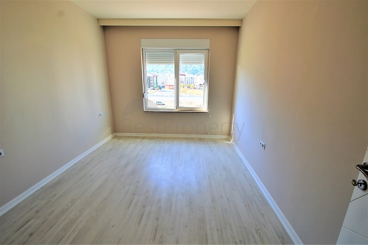 شقة سكنية في أحد المجمعات الحديثة في منطقة ليمان – انطاليا