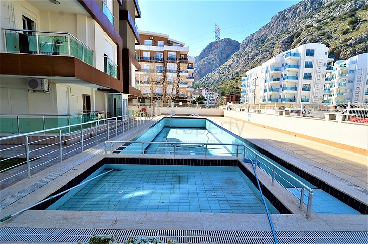 شقة في أحد المجمعات السكنية في انطاليا