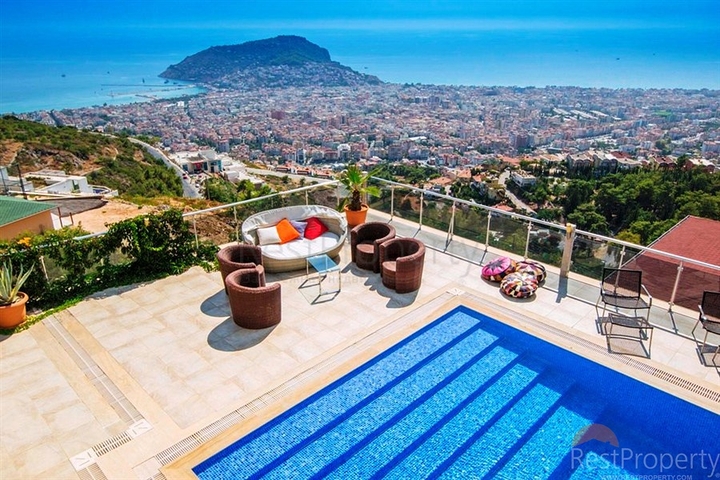 فيلا فخمة في الانيا 