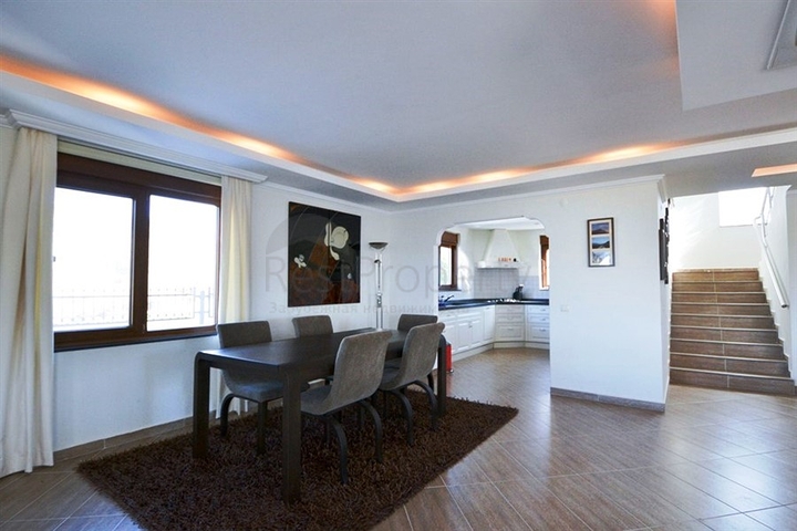 فيلا فاخرة في الانيا / تركيا 