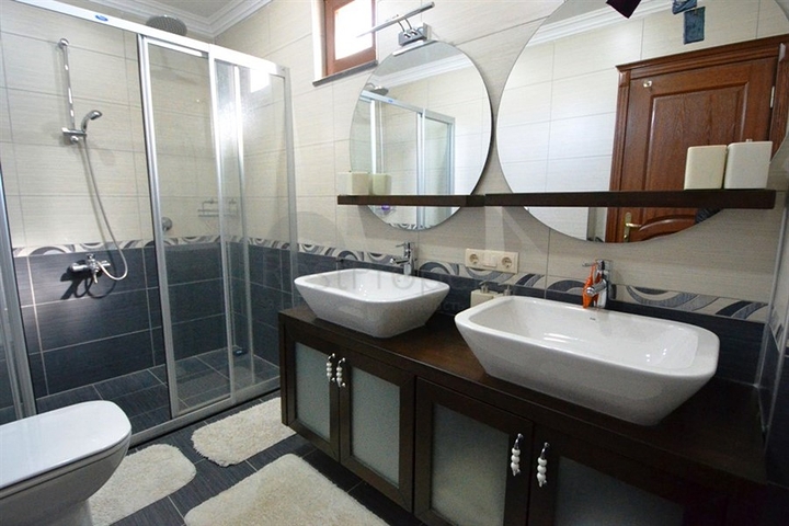 فيلا فاخرة في الانيا / تركيا 