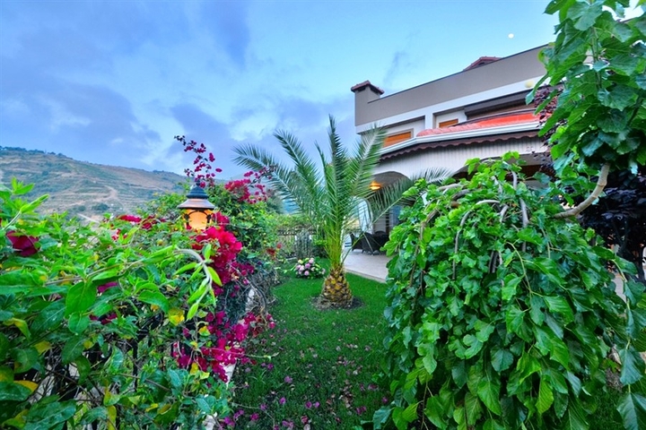 فيلا فاخرة في الانيا / تركيا 