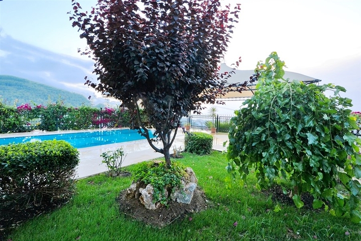 فيلا فاخرة في الانيا / تركيا 