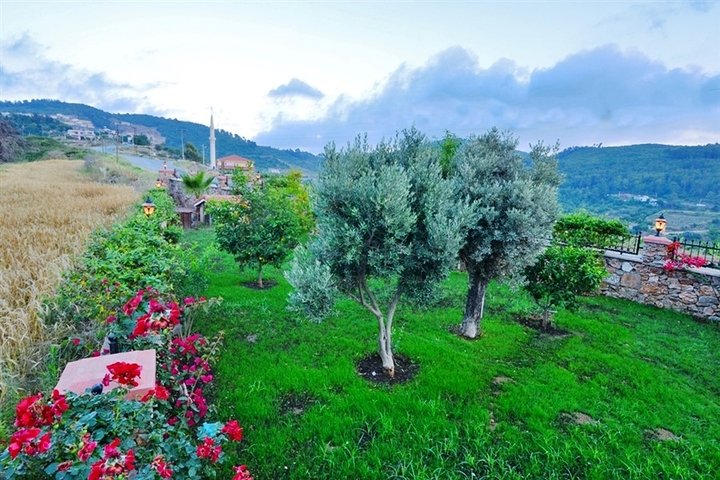 فيلا فاخرة في الانيا / تركيا 