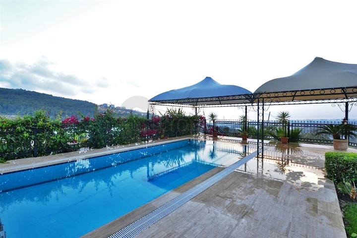 فيلا فاخرة في الانيا / تركيا 