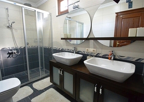 فيلا فاخرة في الانيا / تركيا 