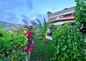 فيلا فاخرة في الانيا / تركيا 